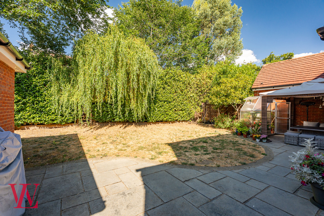6 bed detached house for sale in Newman Road, Little Canfield, Dunmow, Essex  - Property Image 35