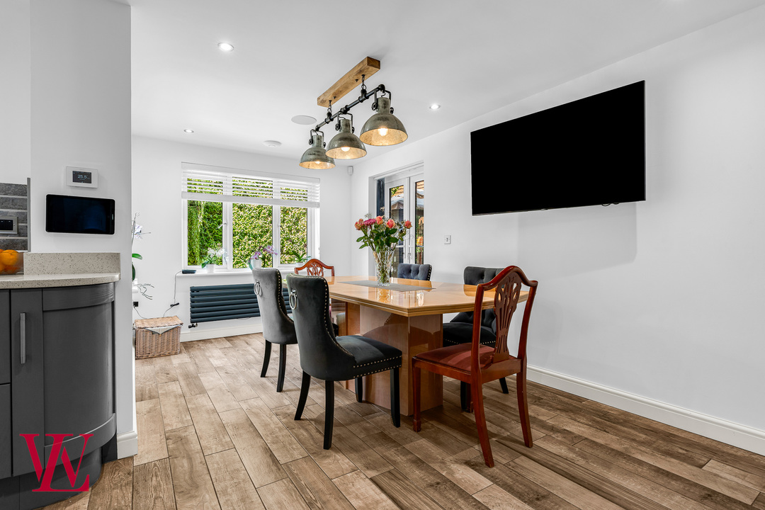 6 bed detached house for sale in Newman Road, Little Canfield, Dunmow, Essex  - Property Image 6