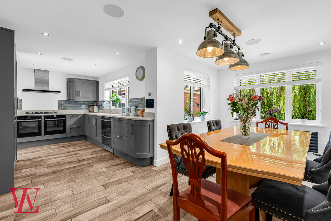 6 bed detached house for sale in Newman Road, Little Canfield, Dunmow, Essex 3