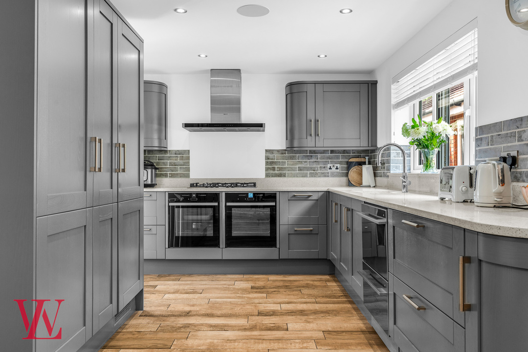 6 bed detached house for sale in Newman Road, Little Canfield, Dunmow, Essex  - Property Image 7