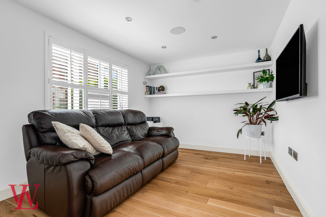 6 bed detached house for sale in Newman Road, Little Canfield, Dunmow, Essex  - Property Image 15