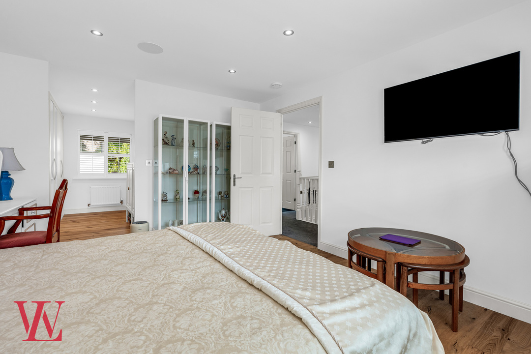 6 bed detached house for sale in Newman Road, Little Canfield, Dunmow, Essex  - Property Image 17