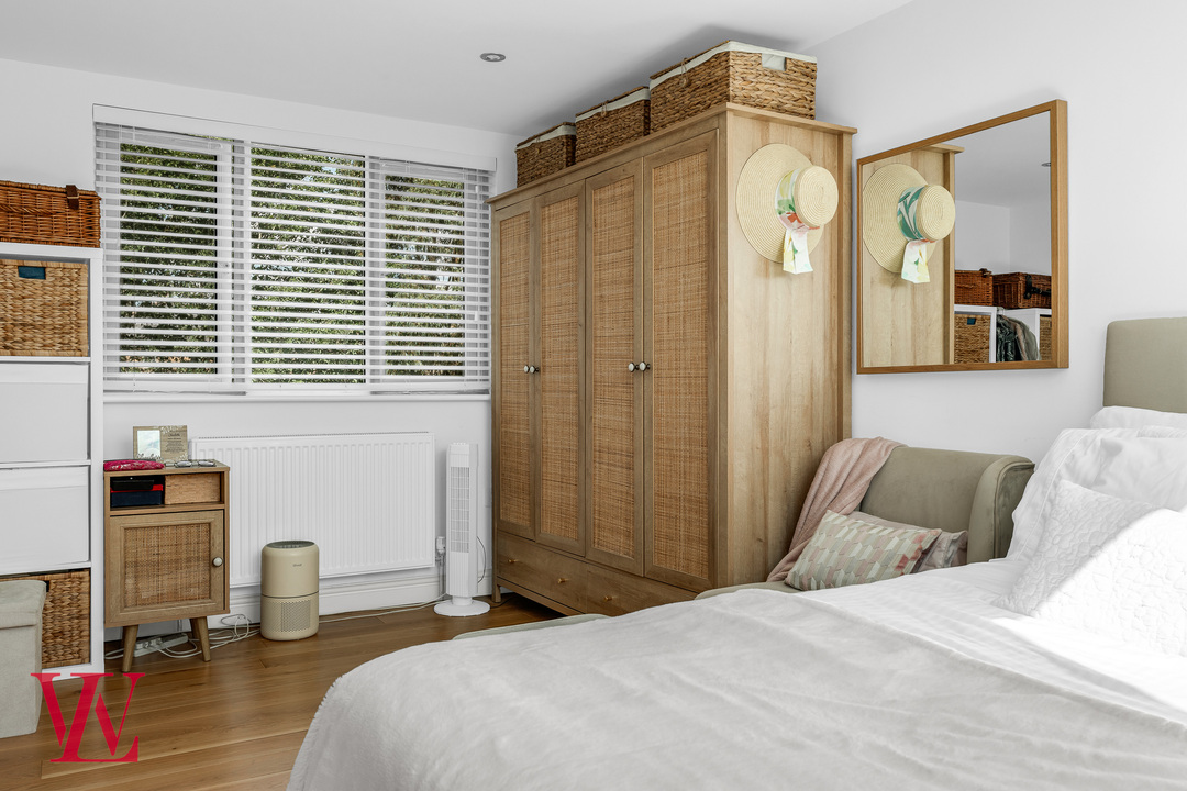 6 bed detached house for sale in Newman Road, Little Canfield, Dunmow, Essex  - Property Image 30