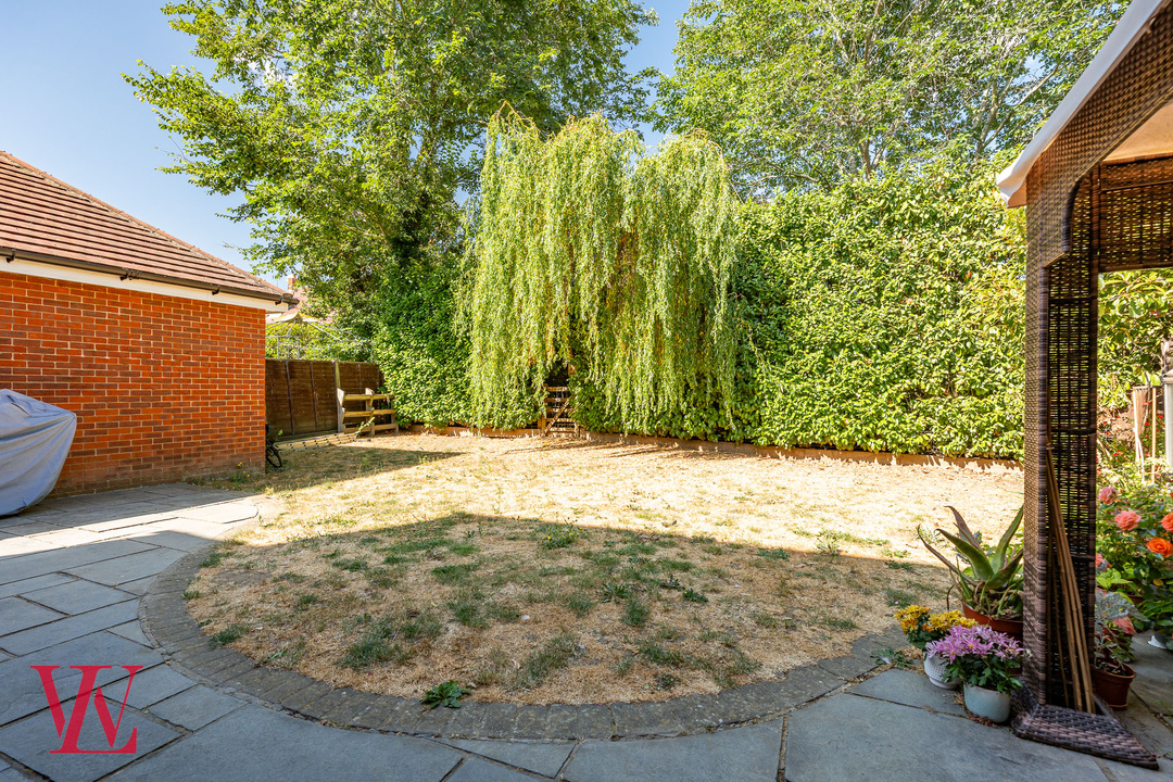 6 bed detached house for sale in Newman Road, Little Canfield, Dunmow, Essex 33