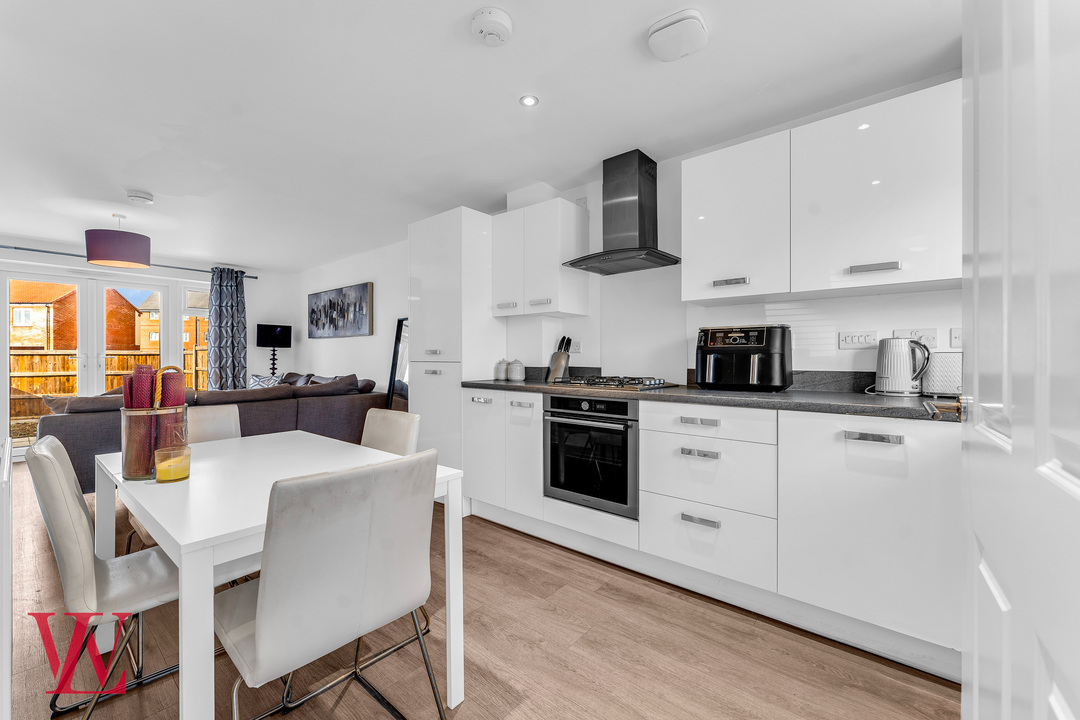 2 bed end of terrace house for sale in Davey Road, Bishop's Stortford, Hertfordshire 5