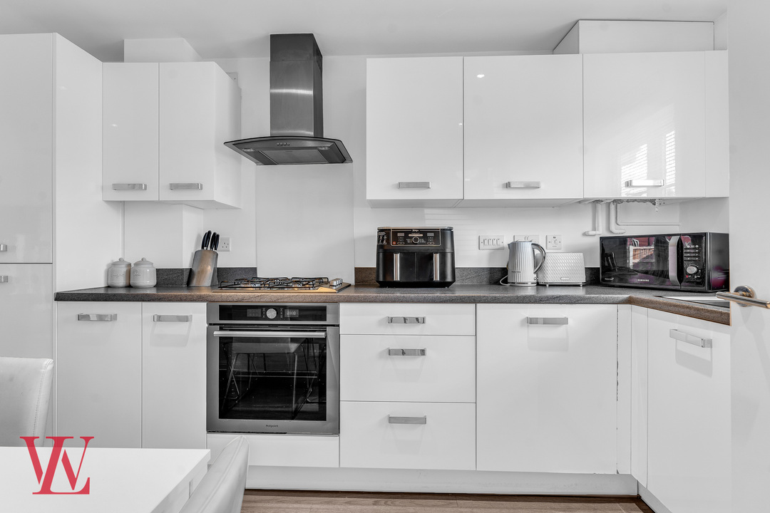 2 bed end of terrace house for sale in Davey Road, Bishop's Stortford, Hertfordshire 6