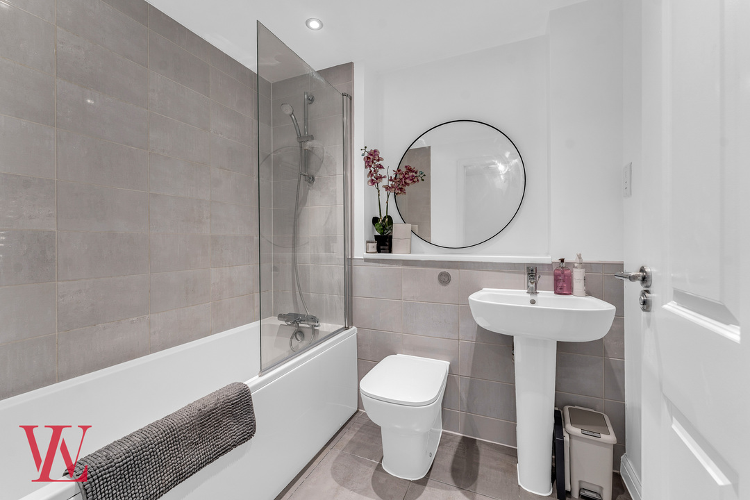 2 bed end of terrace house for sale in Davey Road, Bishop's Stortford, Hertfordshire  - Property Image 13