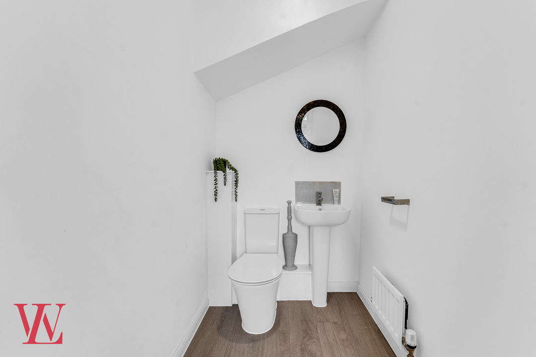 2 bed end of terrace house for sale in Davey Road, Bishop's Stortford, Hertfordshire  - Property Image 9
