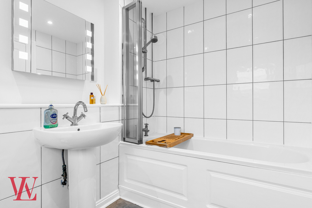 4 bed detached house for sale in The Carpenters, Bishop's Stortford, Hertfordshire  - Property Image 27