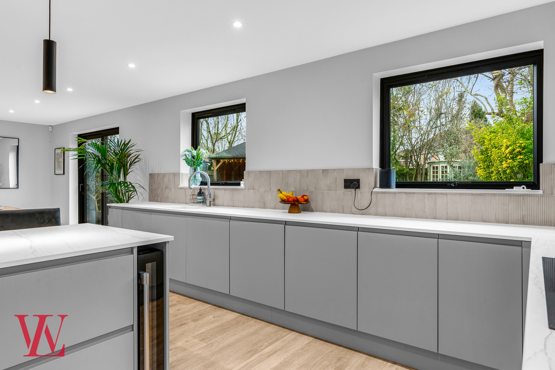 4 bed detached house for sale in The Carpenters, Bishop's Stortford, Hertfordshire 6