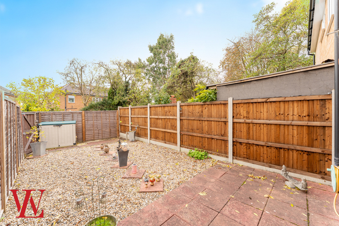 2 bed terraced house for sale in Wentworth Drive, Bishop's Stortford, Hertfordshire  - Property Image 13