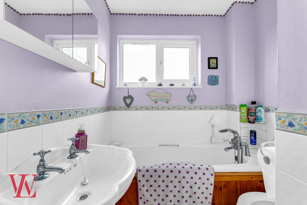 2 bed terraced house for sale in Wentworth Drive, Bishop's Stortford, Hertfordshire 10