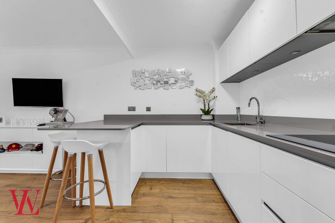 1 bed apartment for sale in Chelmsford House, Chelmsford Road, Dunmow, Essex 5