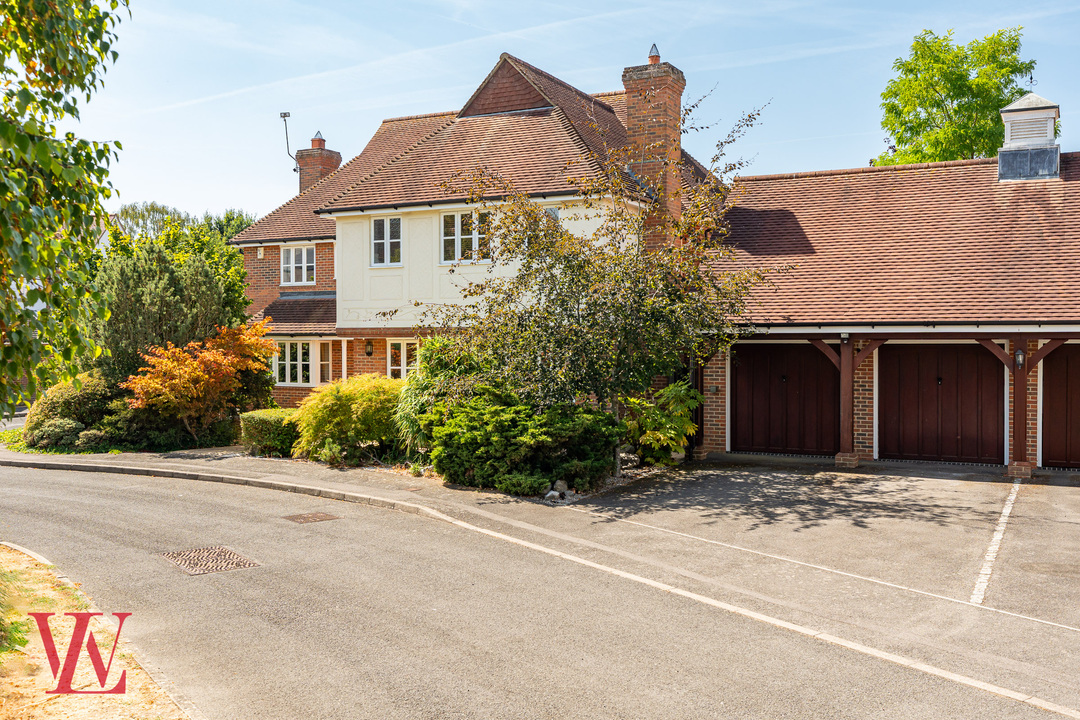 5 bed detached house for sale in Chestnut Drive, Hatfield Heath, Bishop's Stortford, Essex 2