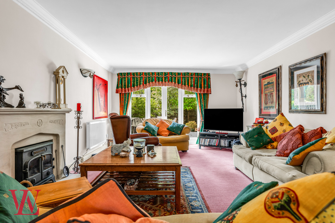 5 bed detached house for sale in Chestnut Drive, Hatfield Heath, Bishop's Stortford, Essex  - Property Image 10