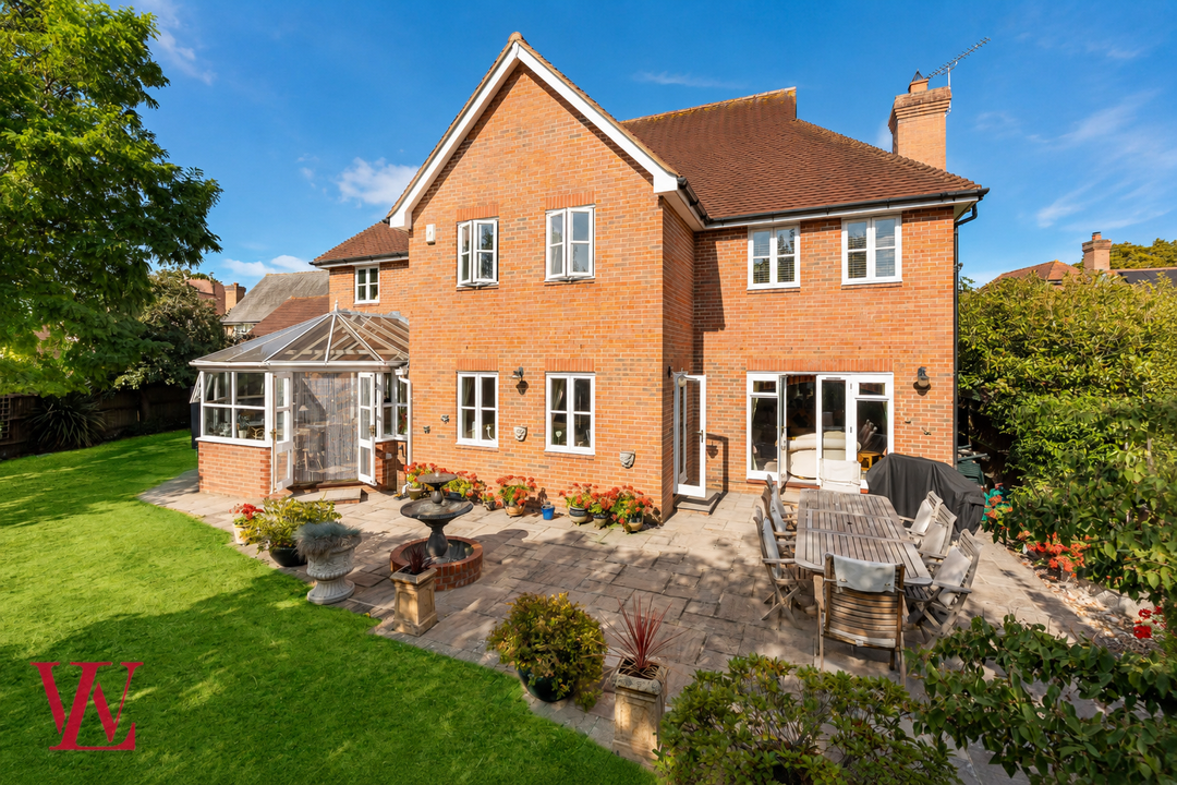 5 bed detached house for sale in Chestnut Drive, Hatfield Heath, Bishop's Stortford, Essex 4