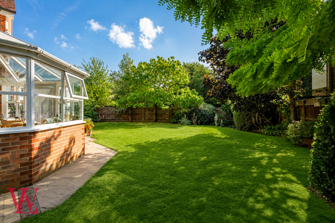 5 bed detached house for sale in Chestnut Drive, Hatfield Heath, Bishop's Stortford, Essex  - Property Image 6