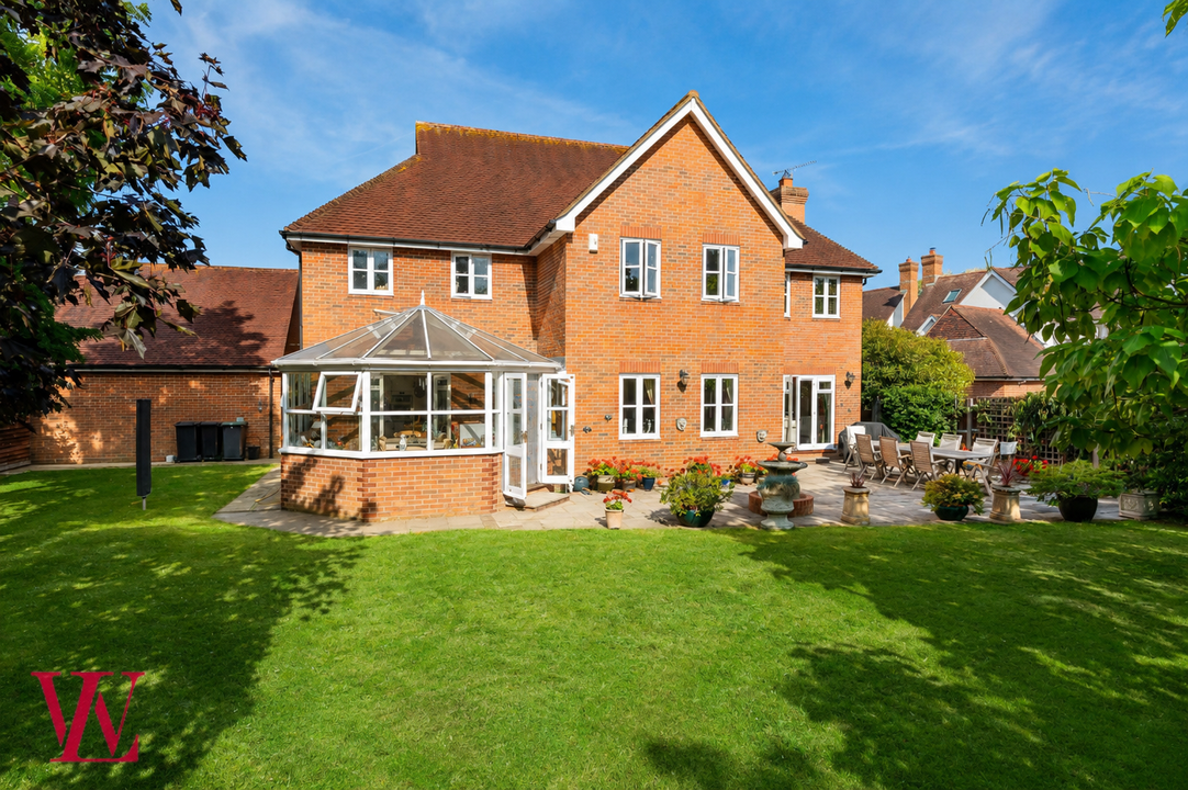5 bed detached house for sale in Chestnut Drive, Hatfield Heath, Bishop's Stortford, Essex  - Property Image 4