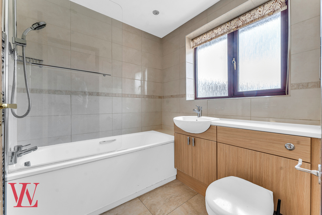 3 bed detached house for sale in Edens Close, Bishop's Stortford, Hertfordshire 11