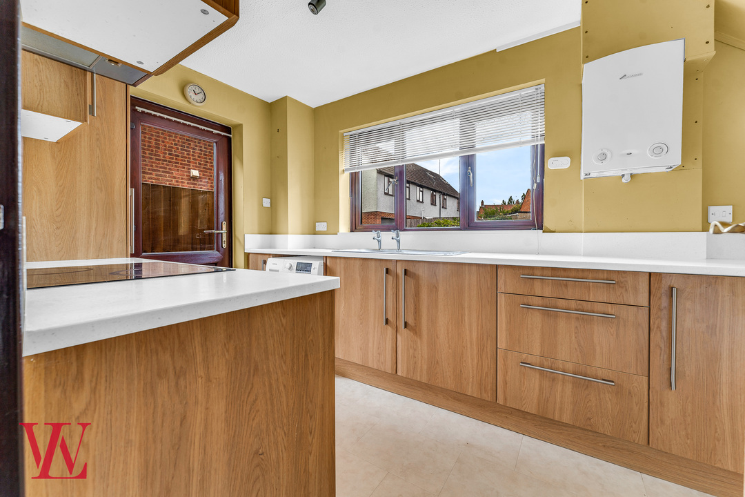 3 bed detached house for sale in Edens Close, Bishop's Stortford, Hertfordshire 6