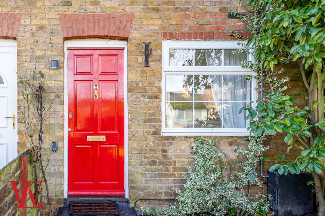 1 bed terraced house for sale in Grove Place, Bishop's Stortford, Hertfordshire  - Property Image 13