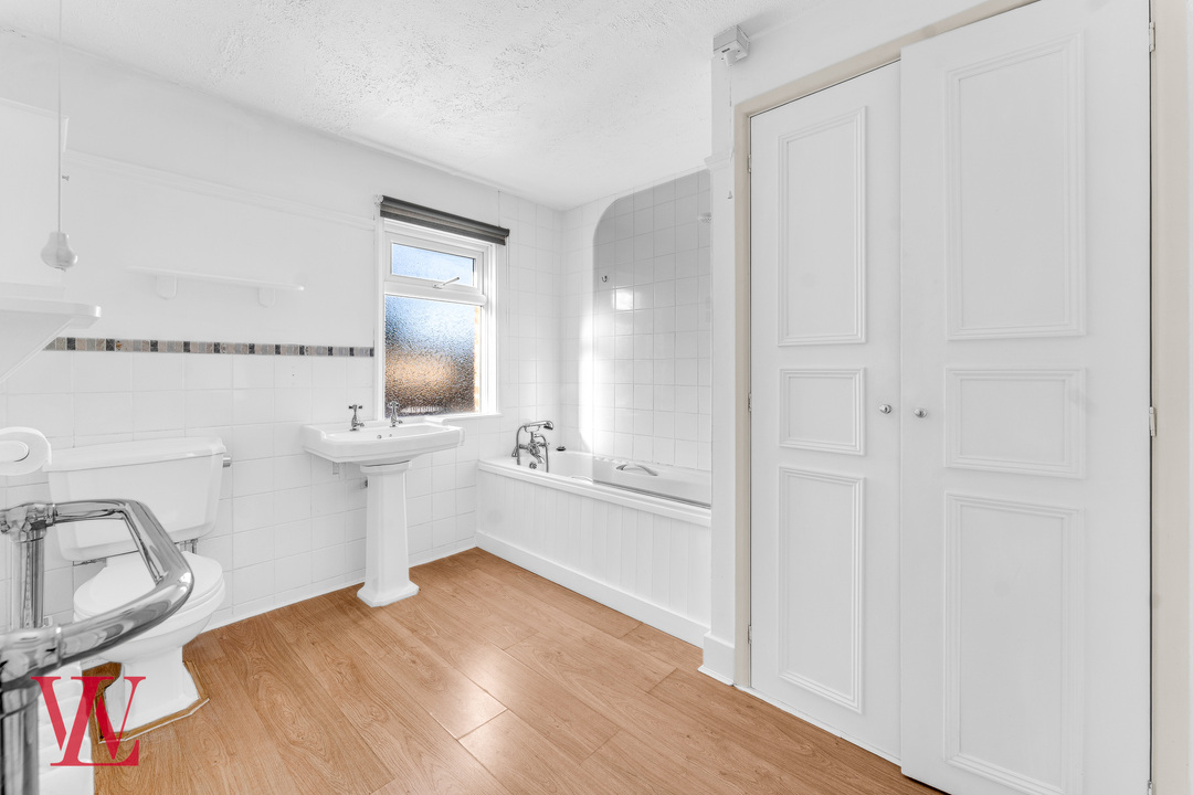 1 bed terraced house for sale in Grove Place, Bishop's Stortford, Hertfordshire  - Property Image 8