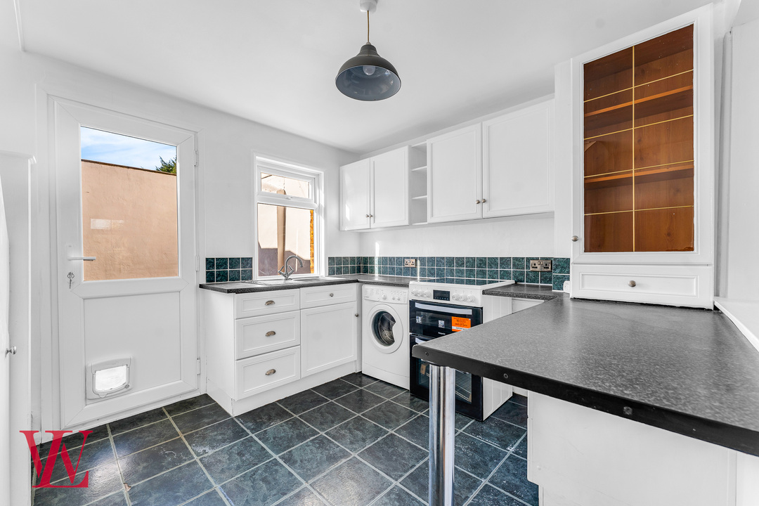 1 bed terraced house for sale in Grove Place, Bishop's Stortford, Hertfordshire 4
