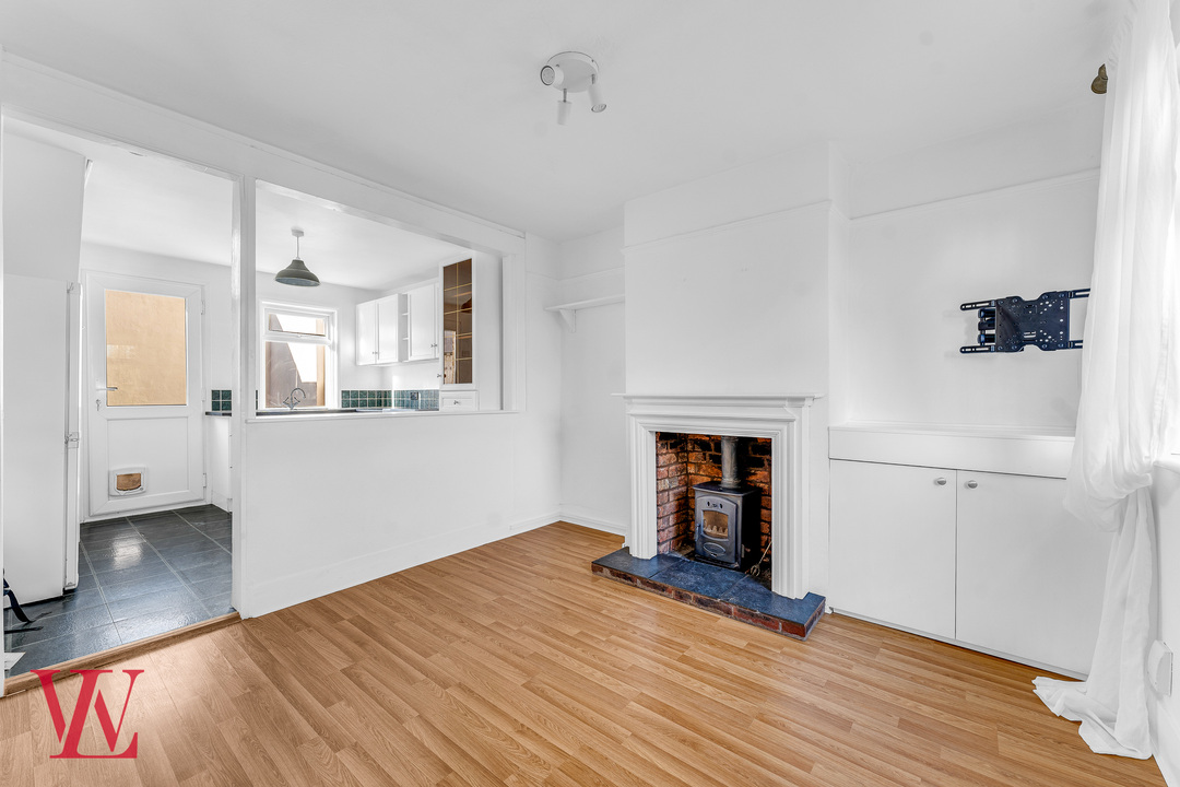 1 bed terraced house for sale in Grove Place, Bishop's Stortford, Hertfordshire  - Property Image 2