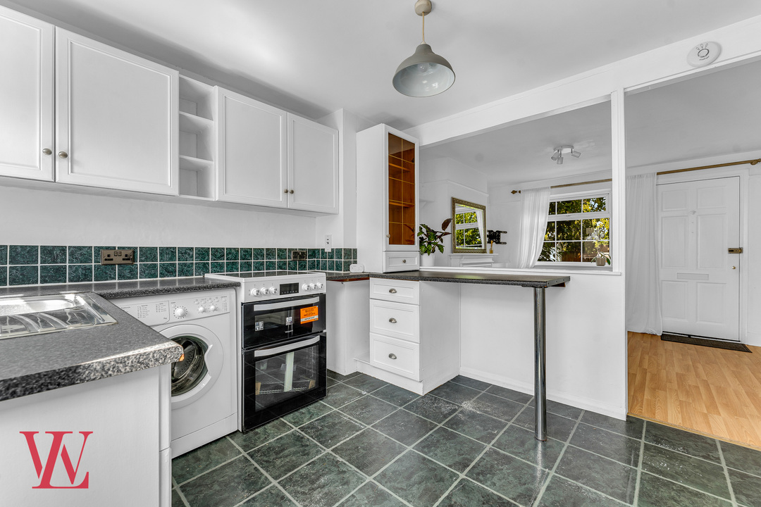 1 bed terraced house for sale in Grove Place, Bishop's Stortford, Hertfordshire 5