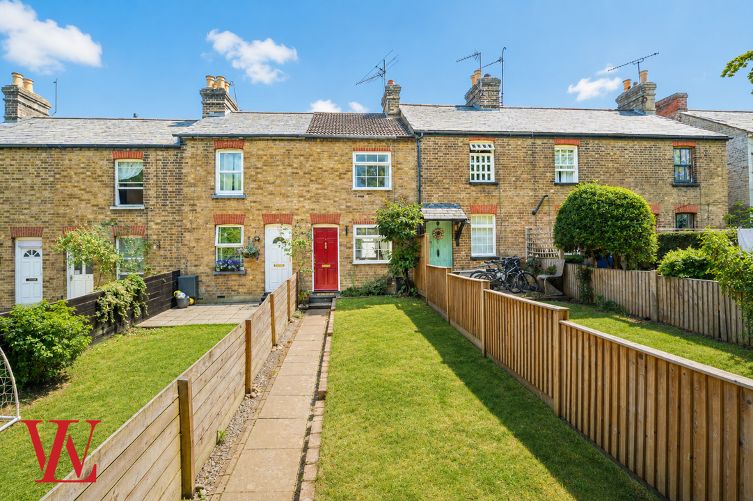 1 bed terraced house for sale in Grove Place, Bishop's Stortford, Hertfordshire - Property Image 1