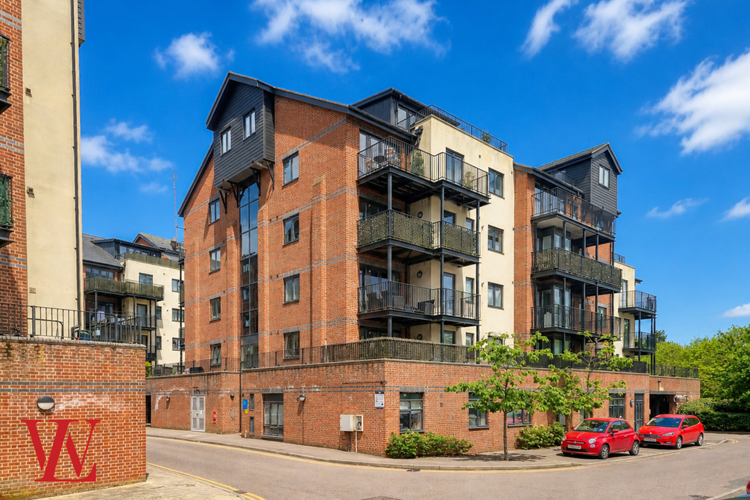 2 bed apartment to rent in Tanners Wharf, Bishop's Stortford, Hertfordshire - Property Image 1