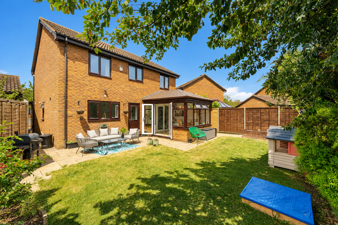 4 bed detached house for sale in Cedar Park, Bishop's Stortford, Hertfordshire  - Property Image 23
