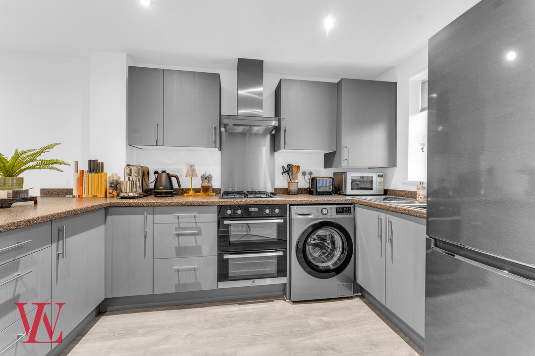 2 bed semi-detached house for sale in Stephenson Drive, Bishop's Stortford  - Property Image 6