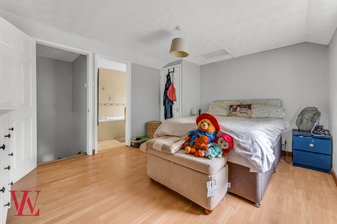 1 bed end of terrace house for sale in London Road, Bishop's Stortford, Hertfordshire 7