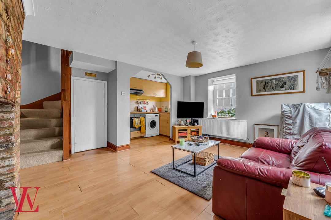 1 bed end of terrace house for sale in London Road, Bishop's Stortford, Hertfordshire  - Property Image 2