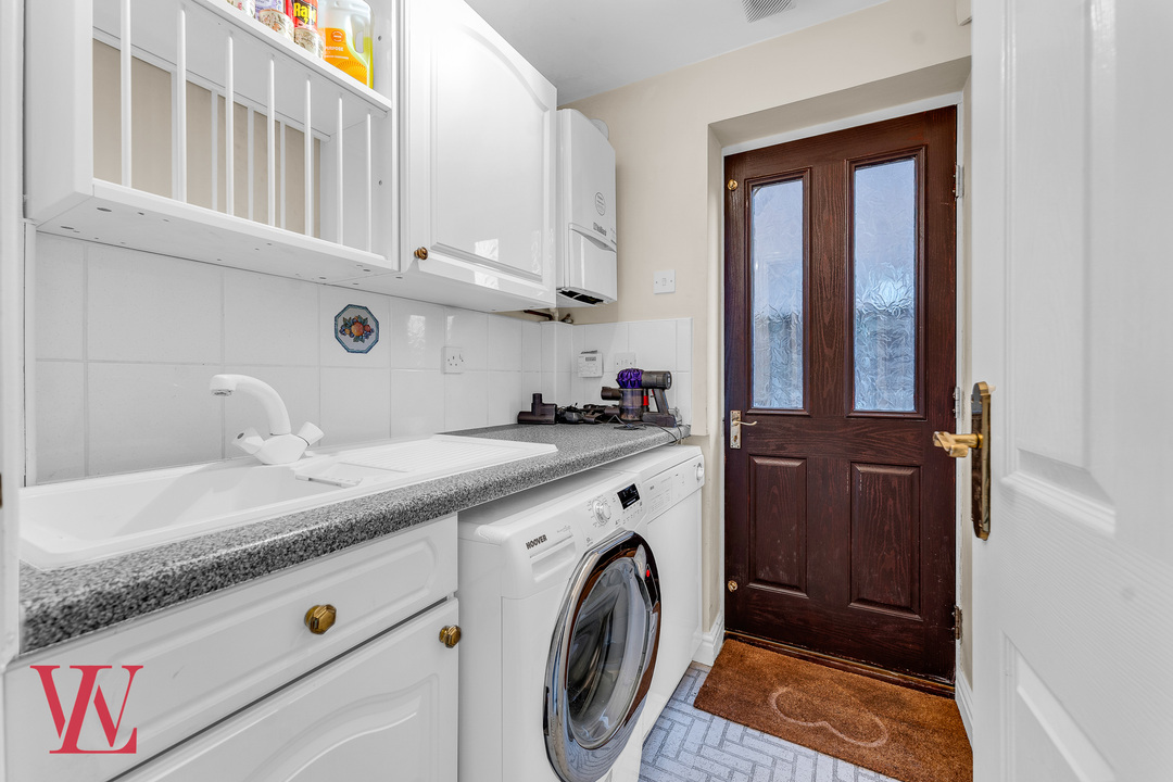 4 bed detached house for sale in Wainwright Street, Bishop's Stortford, Hertfordshire 8