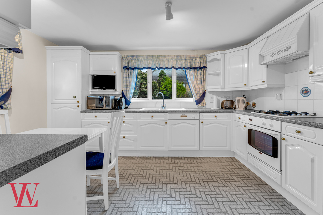 4 bed detached house for sale in Wainwright Street, Bishop's Stortford, Hertfordshire  - Property Image 7