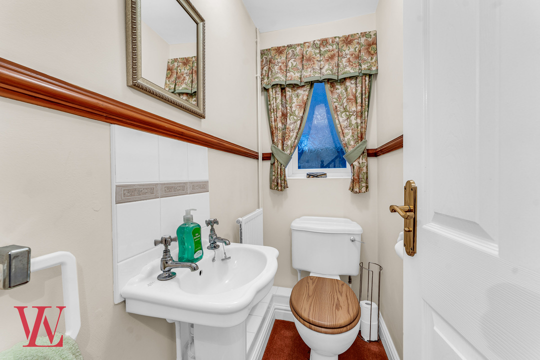 4 bed detached house for sale in Wainwright Street, Bishop's Stortford, Hertfordshire  - Property Image 11