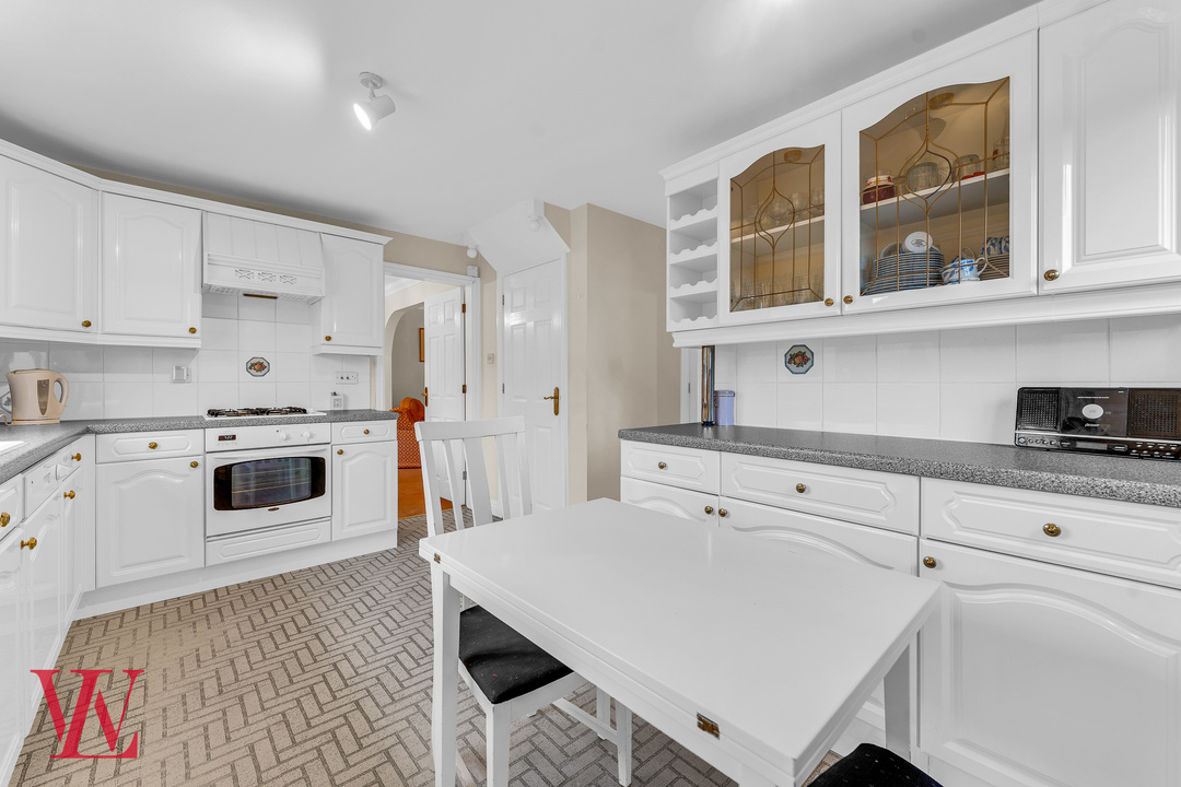 4 bed detached house for sale in Wainwright Street, Bishop's Stortford, Hertfordshire  - Property Image 8