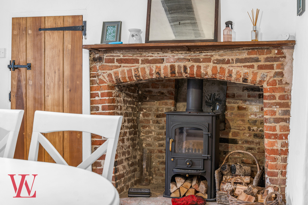 3 bed semi-detached house for sale in Garnetts Cottage, Braintree Road, Felsted, Dunmow, Essex  - Property Image 6