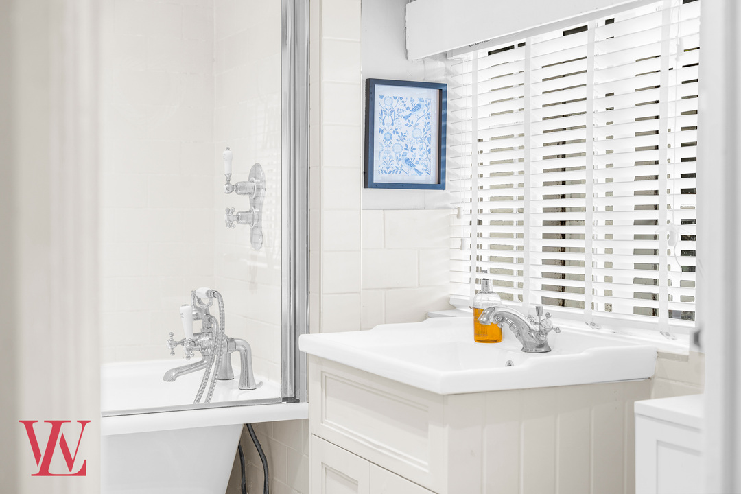 3 bed semi-detached house for sale in Garnetts Cottage, Braintree Road, Felsted, Dunmow, Essex  - Property Image 19