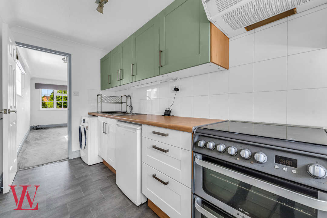 1 bed maisonette for sale in Ashdale, Bishop's Stortford, Hertfordshire  - Property Image 5
