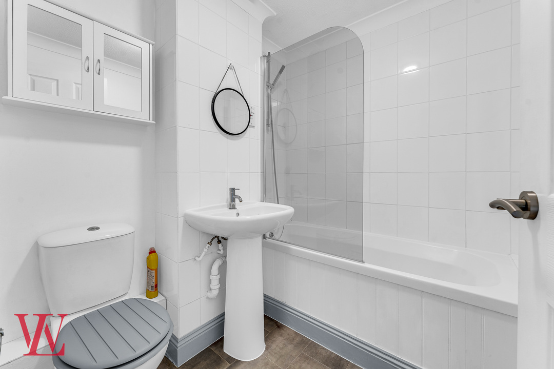 1 bed maisonette for sale in Ashdale, Bishop's Stortford, Hertfordshire 9