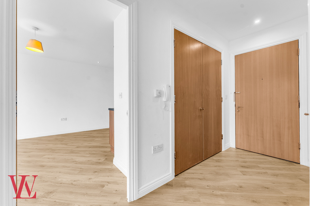 2 bed apartment for sale in Riverside Wharf, Riverside, Bishop's Stortford, Hertfordshire  - Property Image 7