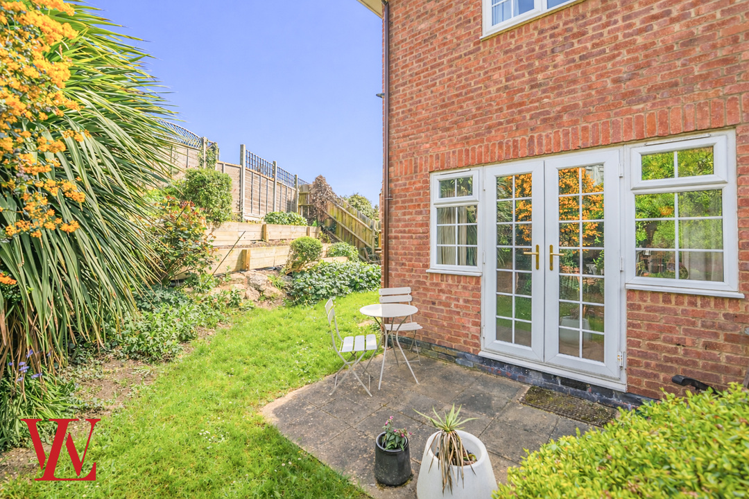 2 bed end of terrace house for sale in The Bourne, Bishop's Stortford, Hertfordshire 16