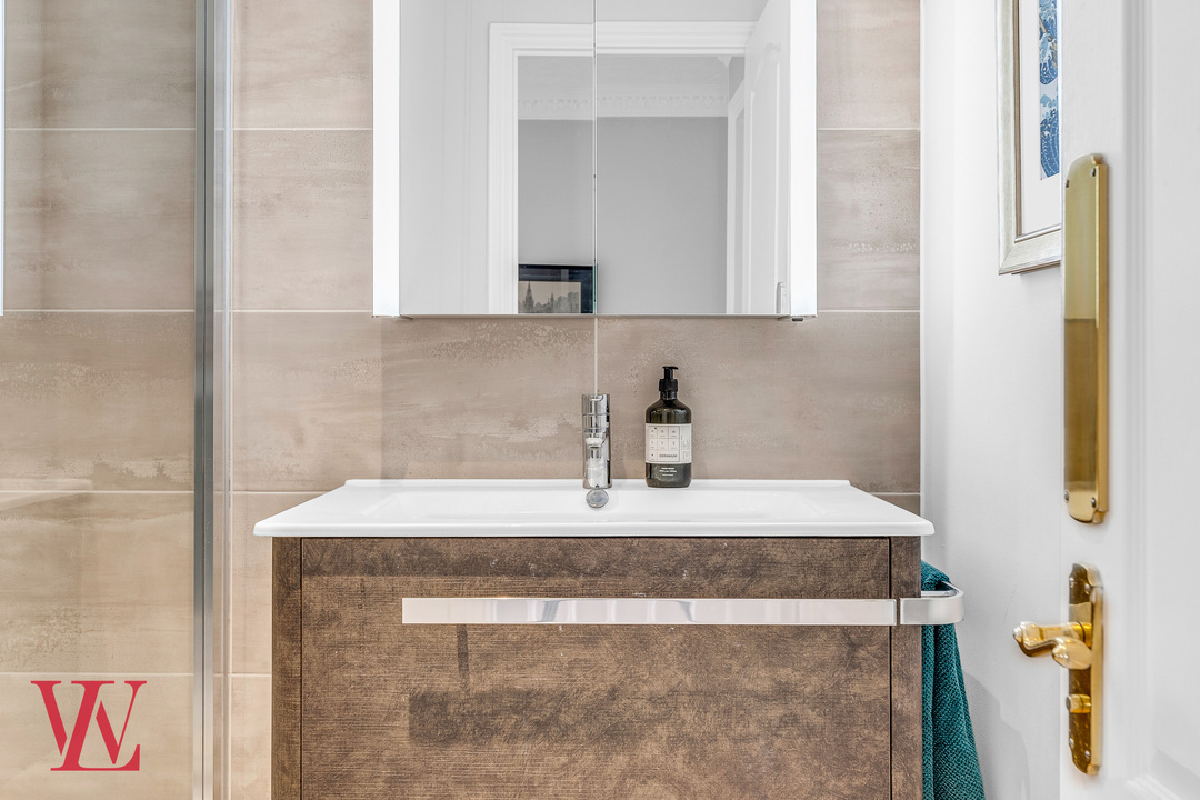 2 bed end of terrace house for sale in The Bourne, Bishop's Stortford, Hertfordshire 8