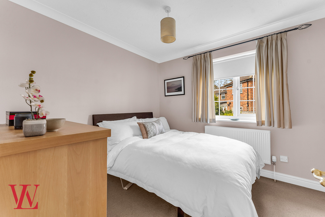2 bed end of terrace house for sale in The Bourne, Bishop's Stortford, Hertfordshire 12