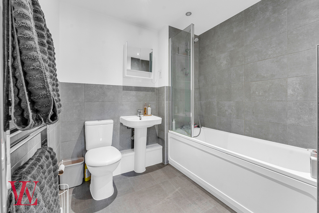 2 bed apartment for sale in Thorpe Road, Bishop's Stortford, Hertfordshire 10