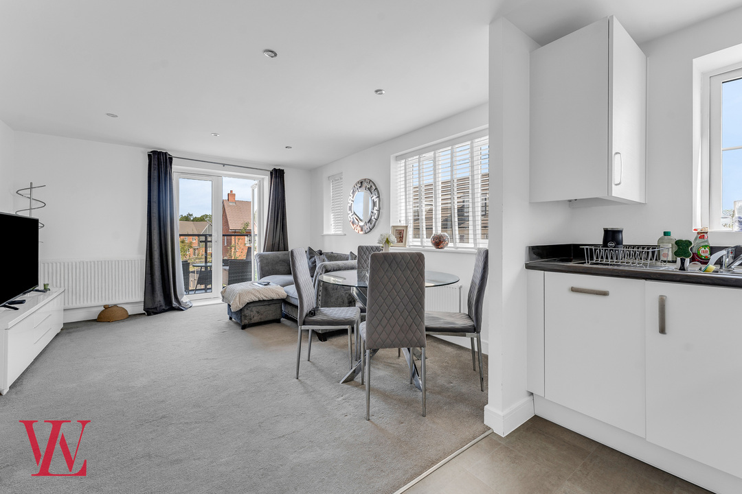 2 bed apartment for sale in Thorpe Road, Bishop's Stortford, Hertfordshire 5