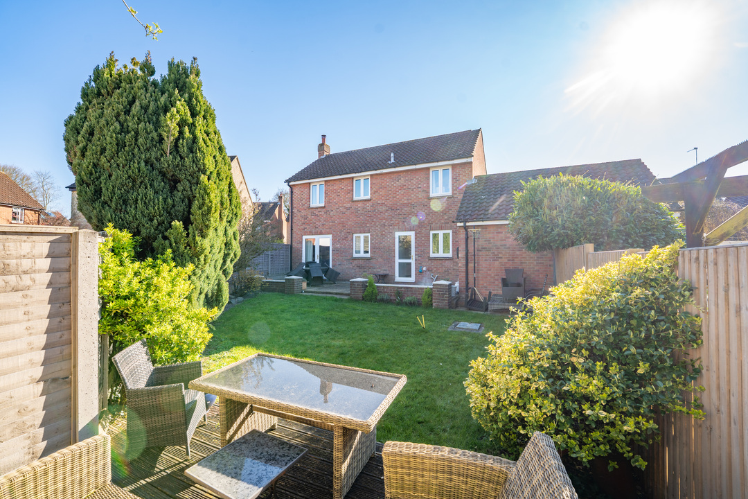 4 bed detached house for sale in The Ridings, Bishop's Stortford, Hertfordshire  - Property Image 18